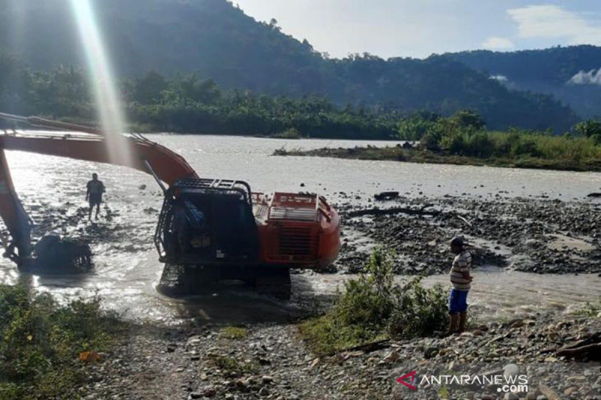 Longsor, jalan penghubung Aceh Timur - Gayo Lues masih lumpuh