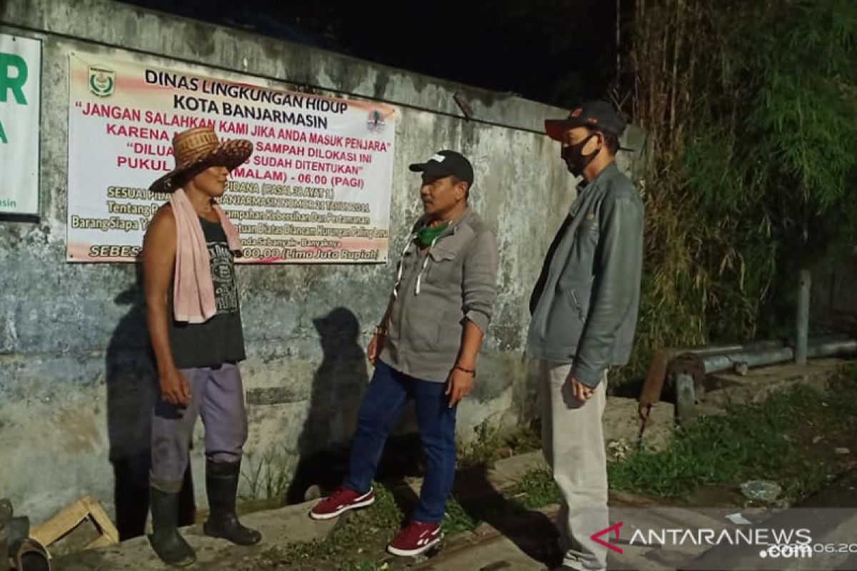 DLH lakukan pengawasan ketat soal jam buang sampah