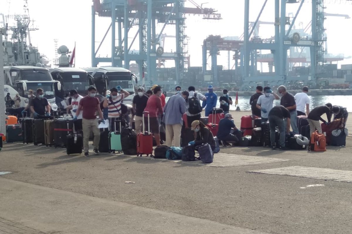 344 ABK MV Veendam tiba di Pelabuhan Tanjung Priok