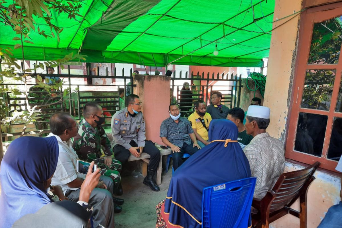 Dua pejabat utama Polda NTB sambangi keluarga kerusuhan Palibelo Bima