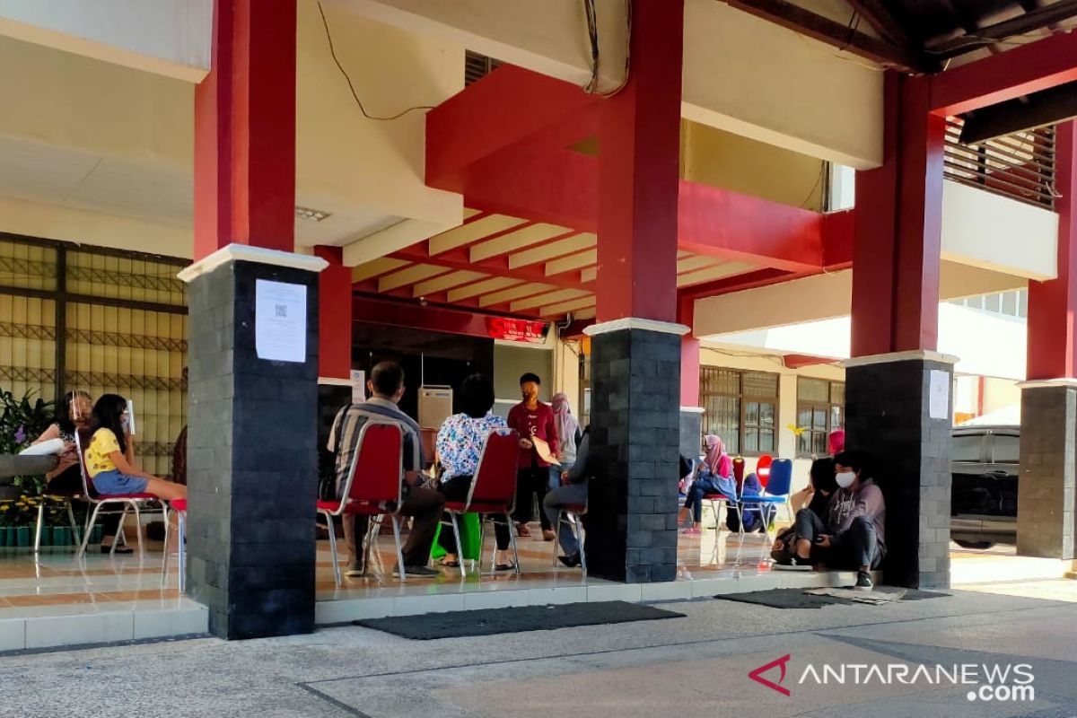 Tak bisa daftar PPDB Zonasi, orang tua siswa datangi Disdik Jatim