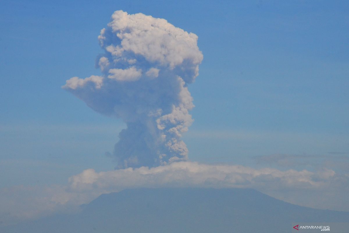 Indonesia's Mount Merapi erupts twice on Sunday