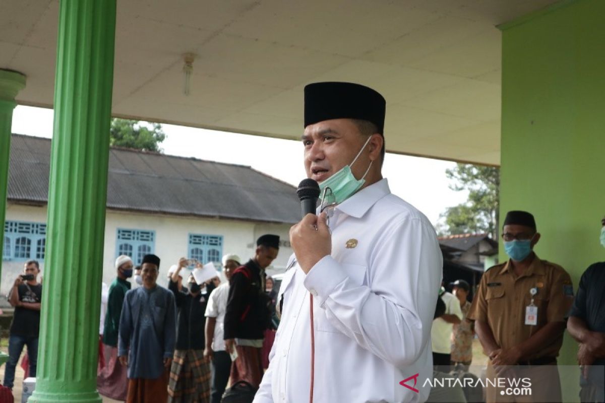 Gubernur Babel lepas 112 santri berangkat ke Pesantren Madura