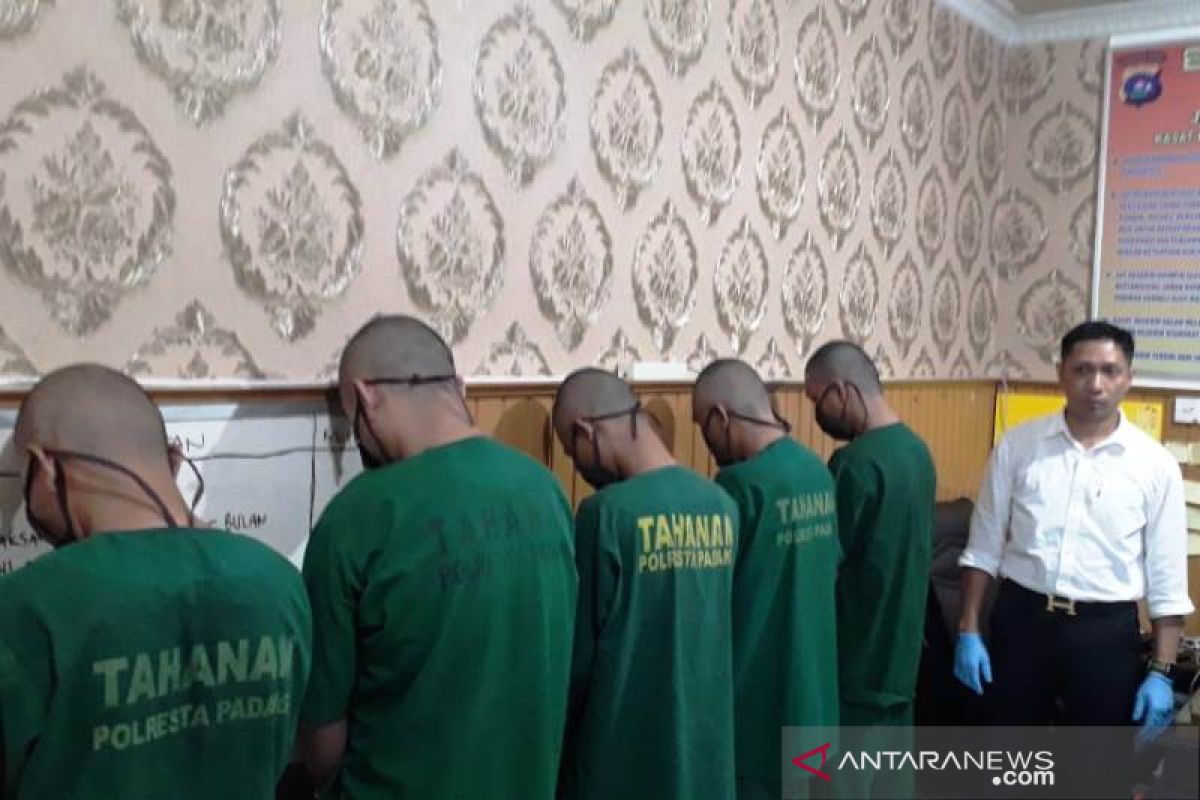 Komplotan pencungkil ATM asal Lampung ditangkap, delapan ATM di Bukittinggi dan satu di Padang