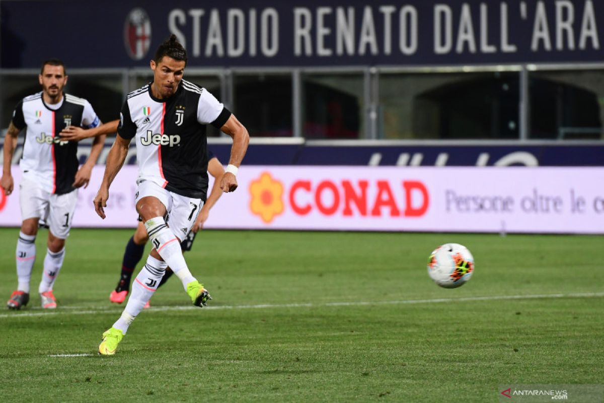 Juventus tundukkan Bologna 2-0 untuk unggul empat poin di pucuk klasemen