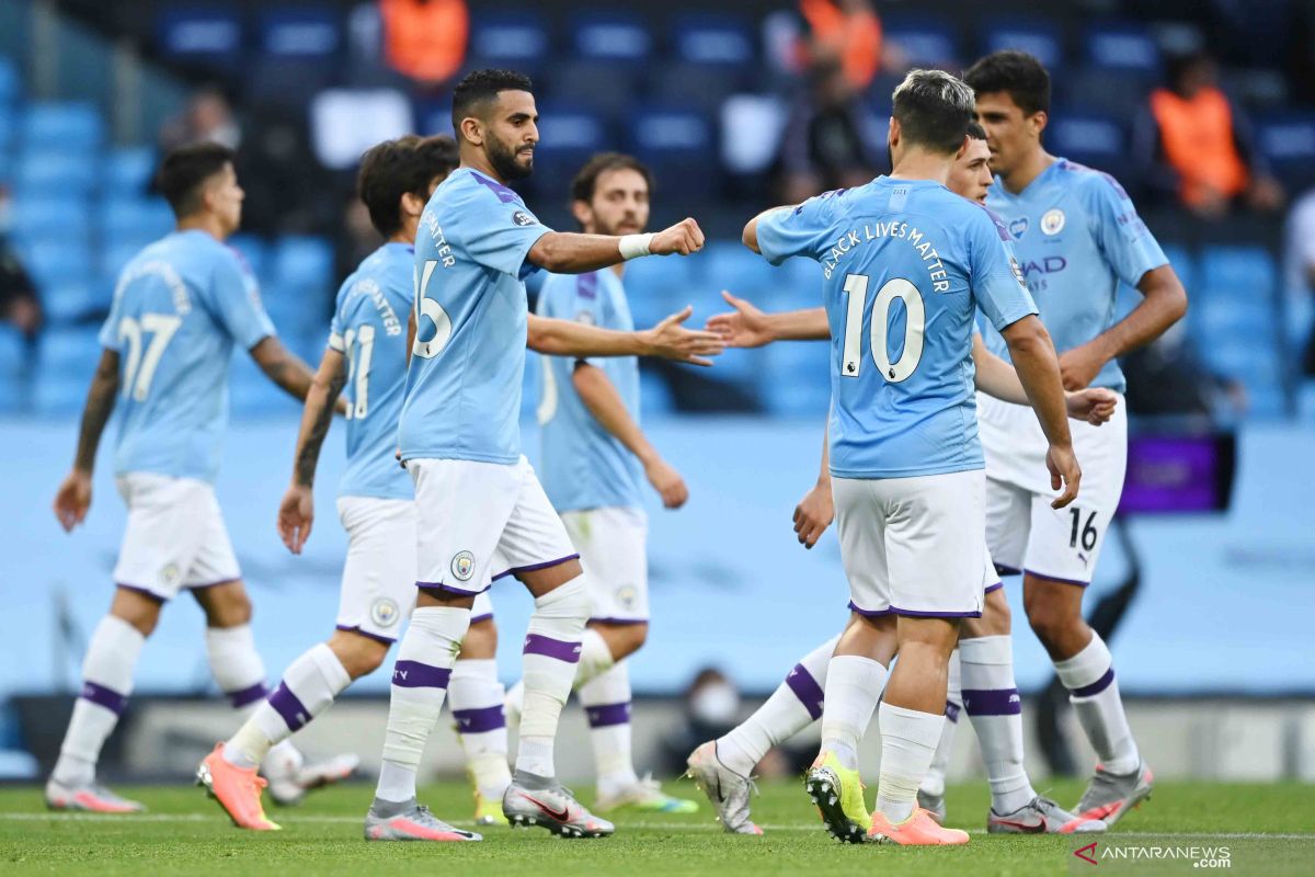 Manchester City gulung Burnley 5-0