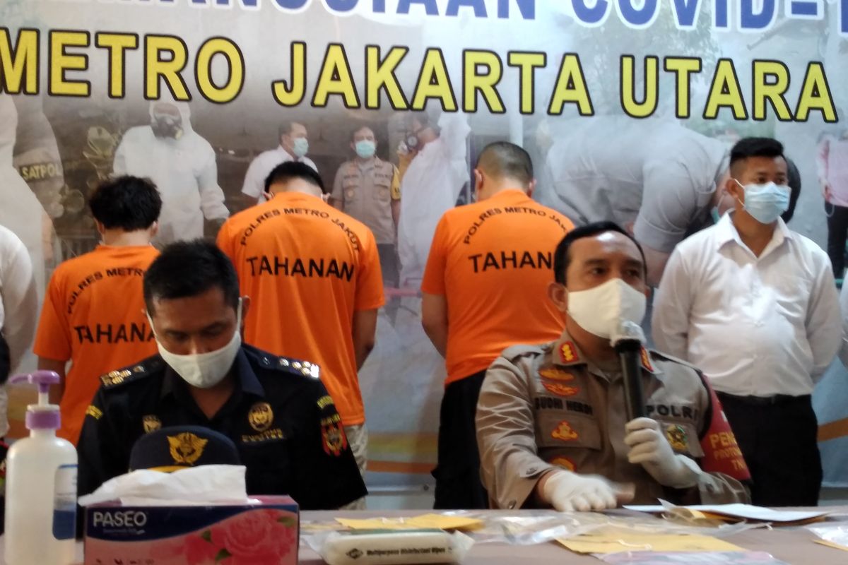 Polisi menangkap pengguna narkotika di jalan tol