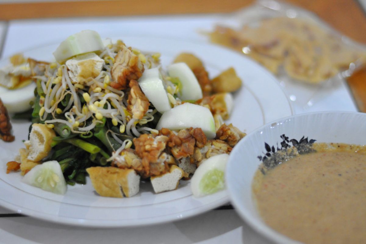 Gado-gado, makanan Indonesia terpengaruh budaya Portugis