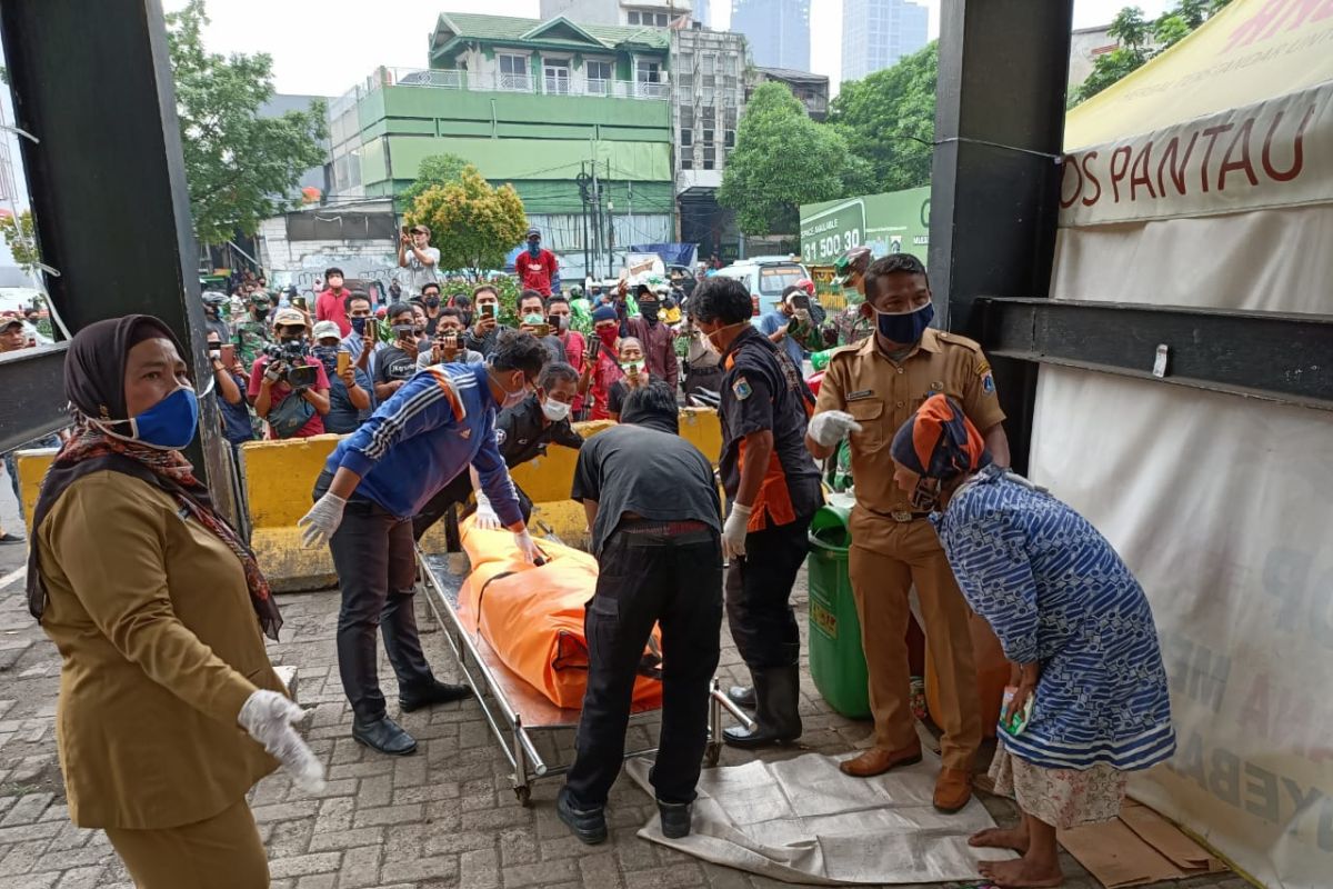 PMKS bergejala COVID-19 ditemukan meninggal di Tanah Abang, Jakarta