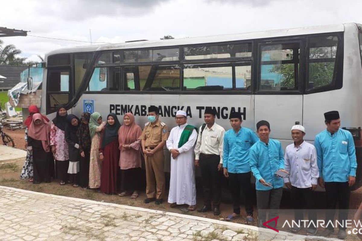 Pemkab Bangka Tengah bantu pesantren satu unit bus