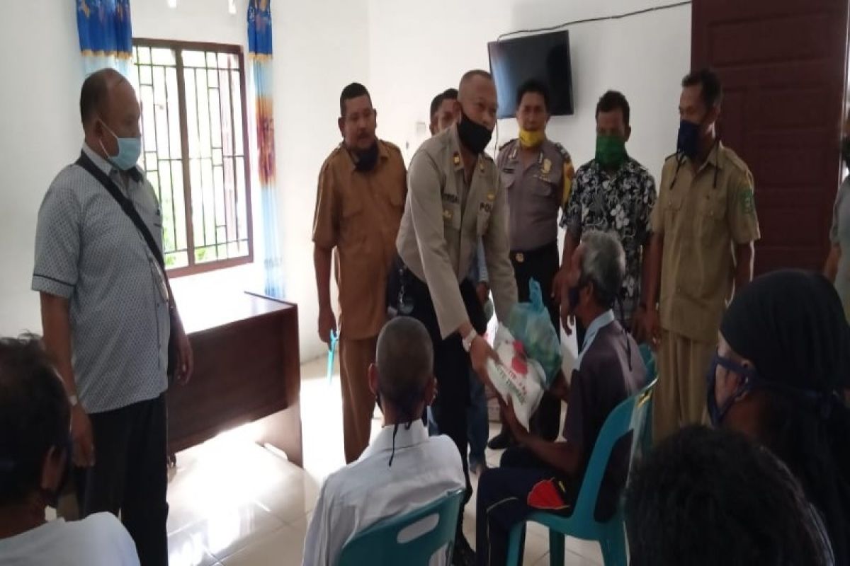 Polsek Salapian Langkat bhakti sosial HUT Bhayangkara