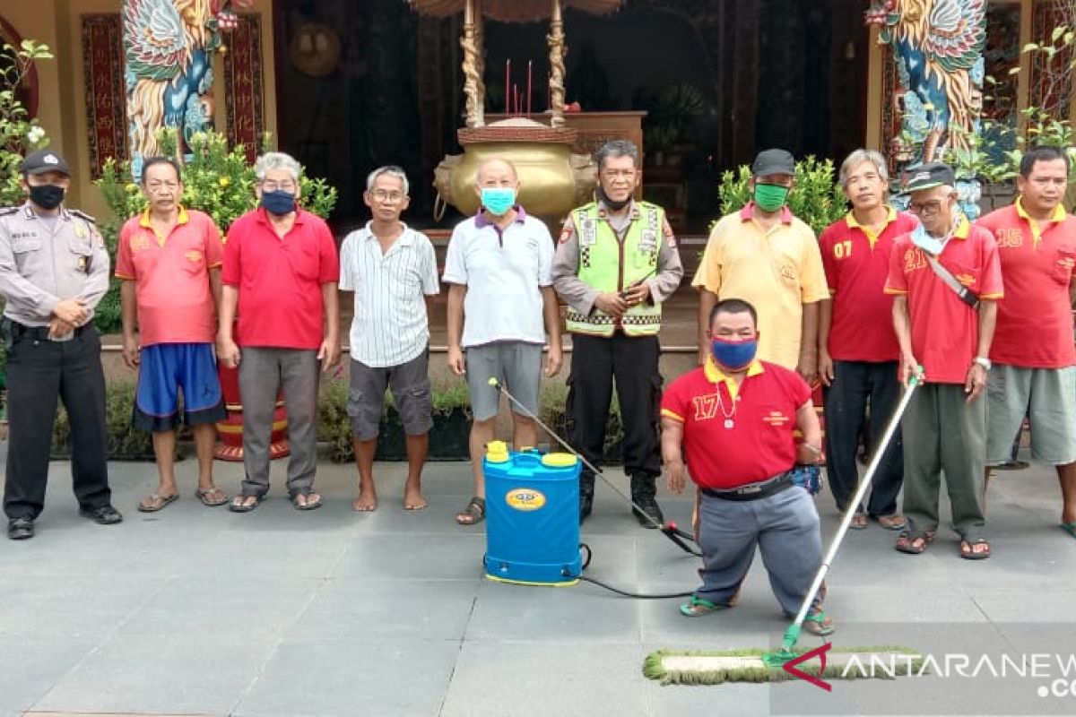 Polsek Kaseman baksos  di Vihara Avalokitesvara cegah penyebaran  COVID-19