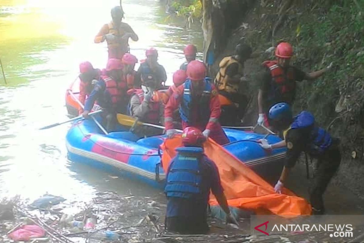 Ricky, bocah yang hilang ditemukan dalam kondisi tewas di Sungai Cikeas Bogor