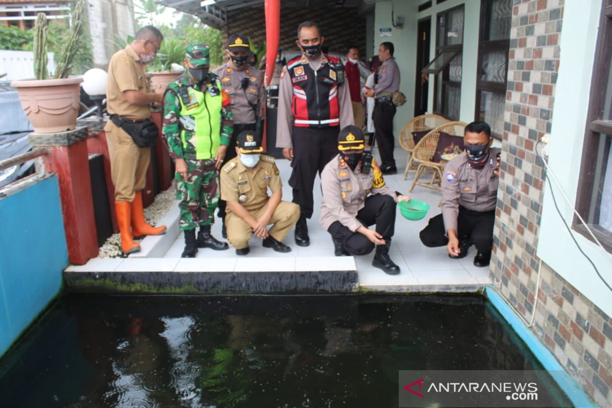 HUT ke-74 Bhayangkara, Polres Sukabumi Kota bagi-bagi ribuan paket sembako