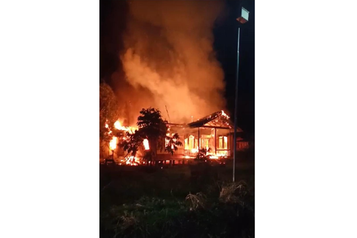 Rumah seorang ASN di daerah perbatasan terbakar