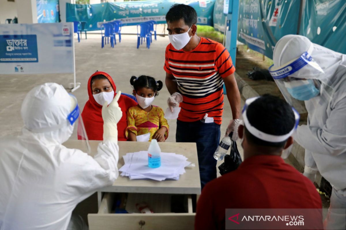 Kurang pasokan, Bangladesh menyetop pemberian vaksin dosis pertama