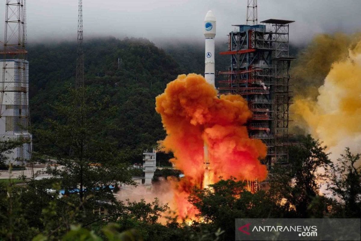 China berhasil tempatkan satelit terakhir untuk jaringan navigasi Beidou di orbit
