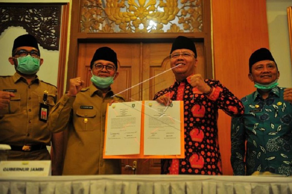 Gubernur Jambi dan Bengkulu teken MoU percepatan pembangunan jalan baru