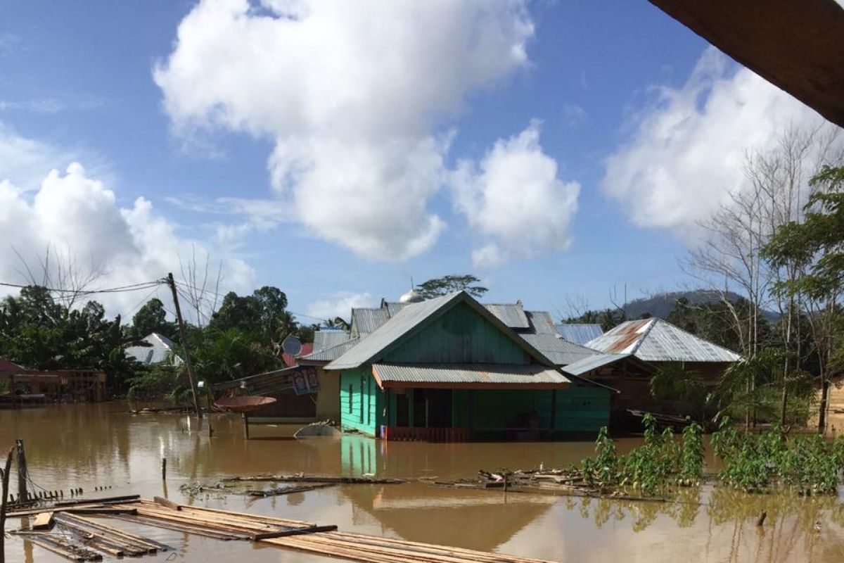 Sebanyak tiga desa di Konawe Utara masih terisolasi akibat banjir