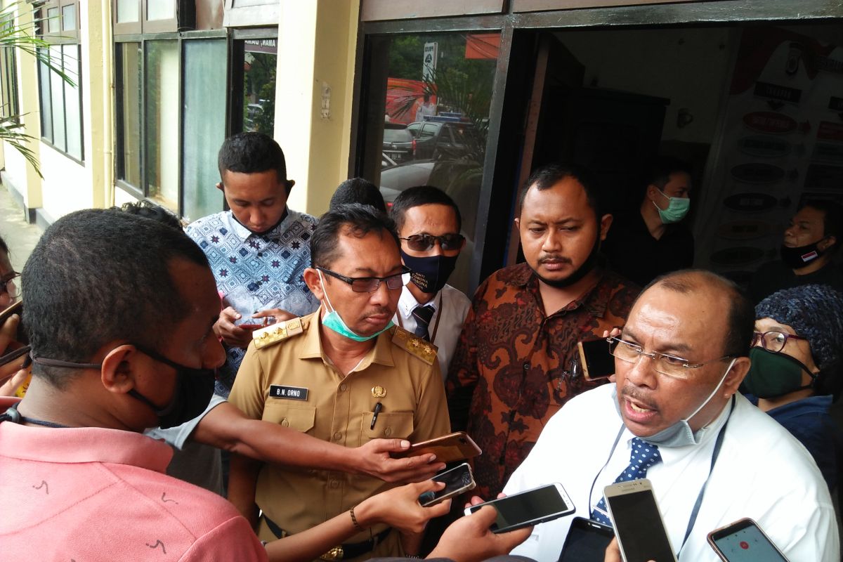 Wagub Barnabas laporkan tudingan media online ke SPKT Polda Maluku