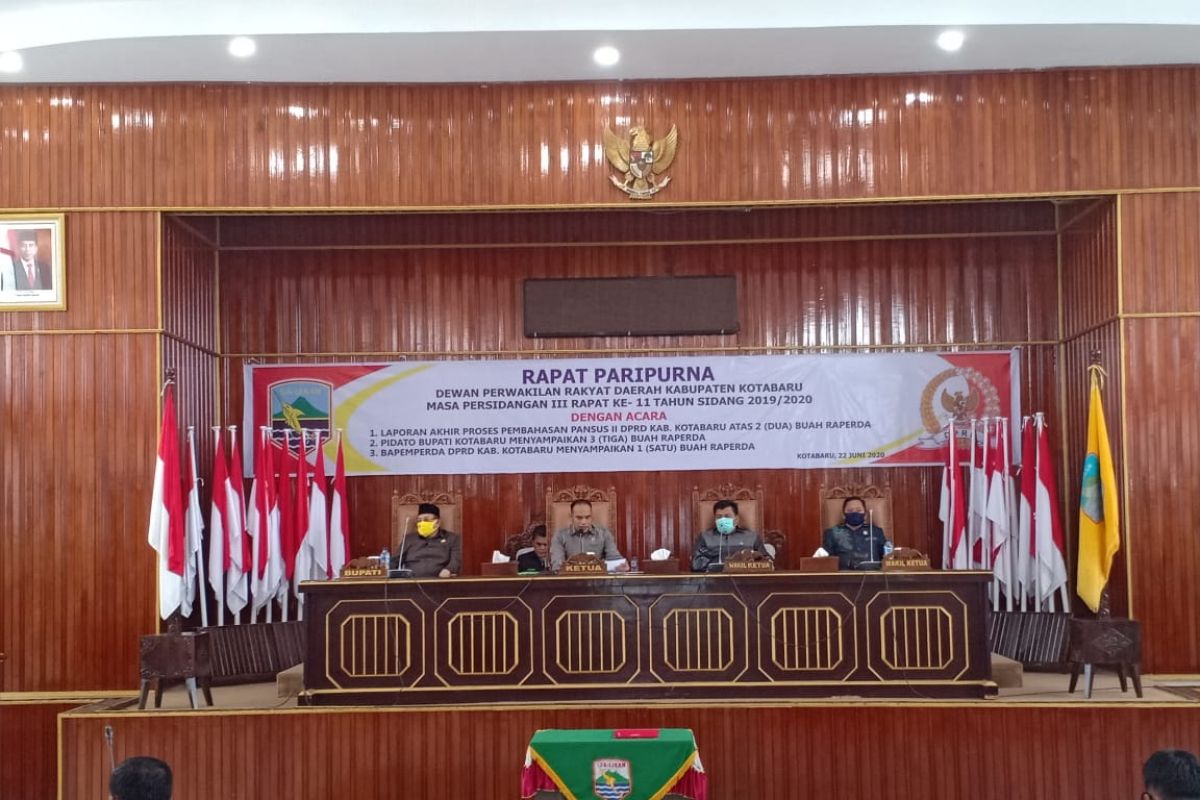 Paripurna DPRD, Bupati sampaikan 3 Raperda