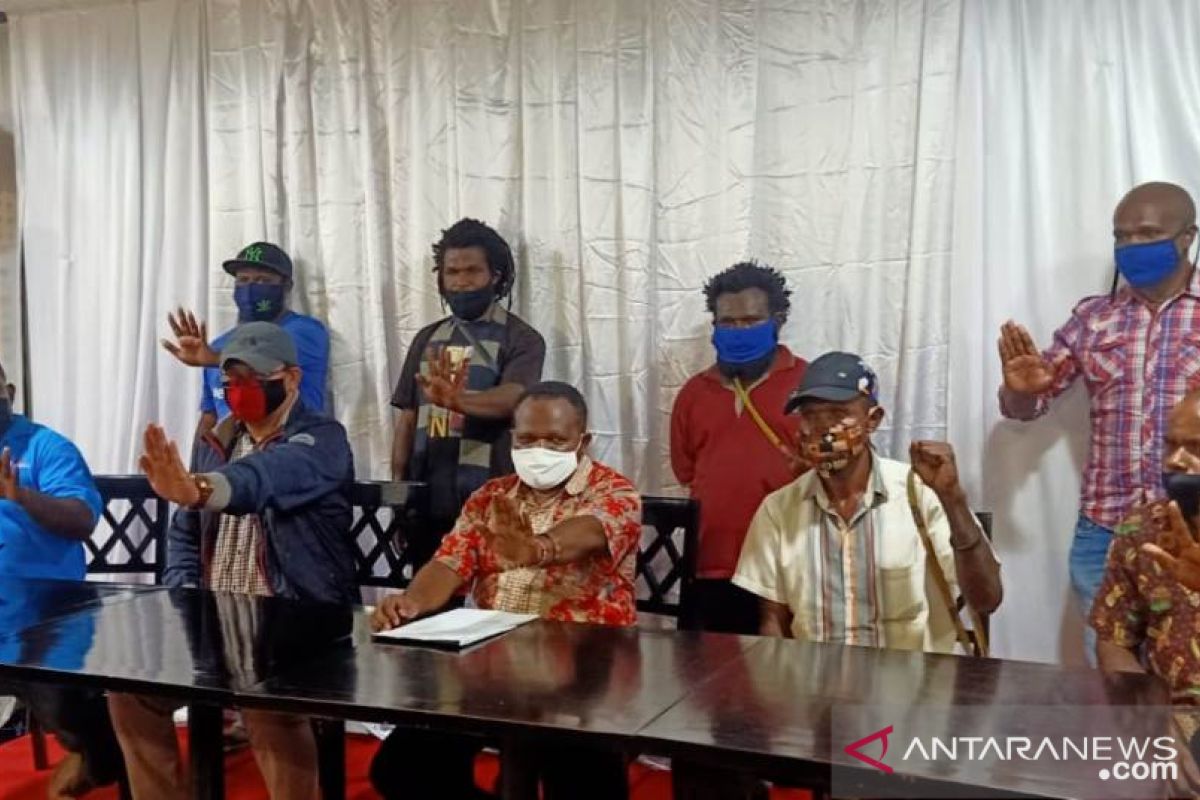 Forum Cendikia Papua bantu bahan makanan pelajar dan mahasiwa Suku Mee