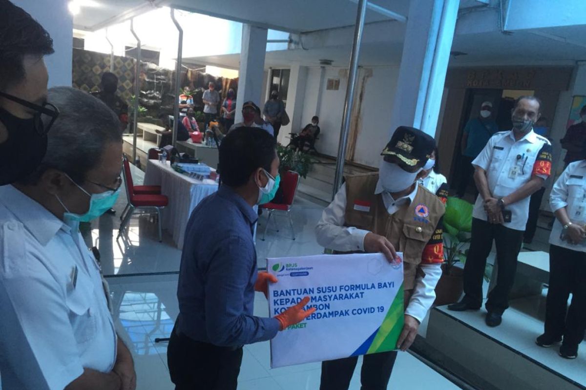 BPJS Ketenagakerjaan Cabang Maluku salurkan bantuan susu formula bayi di Ambon