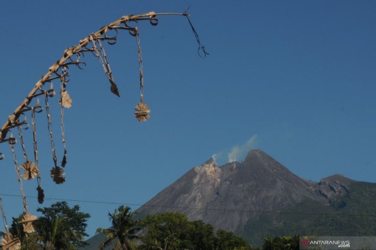 Aktivitas vulkanik meningkat, Ganjar cek kesiapan simulasi evakuasi pengungsi erupsi Gunung Merapi