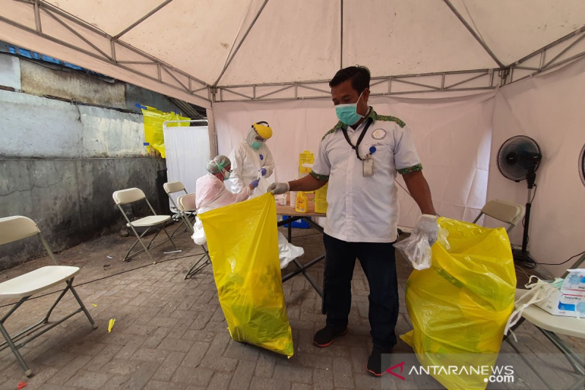 Cempaka Putih hasilkan tiga karung limbah medis dari sekali tes