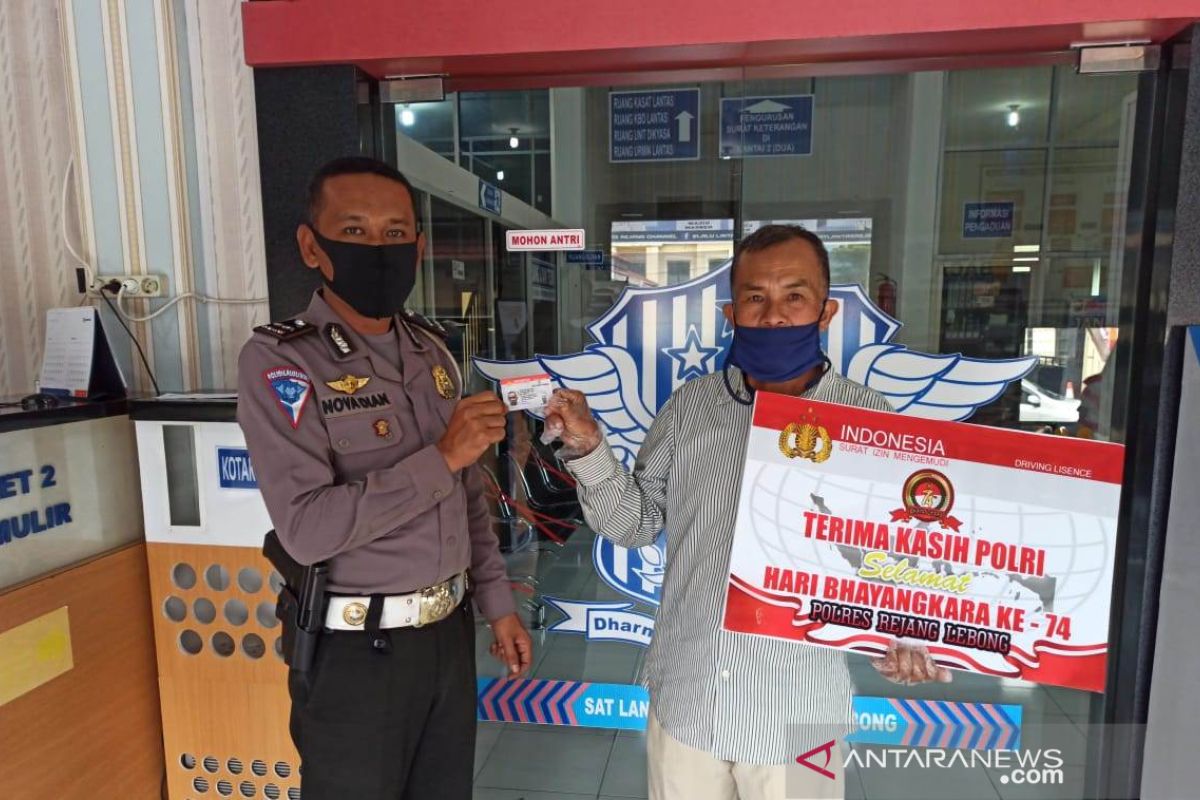 Polres Rejang Lebong berikan SIM gratis di HUT Bhayangkara