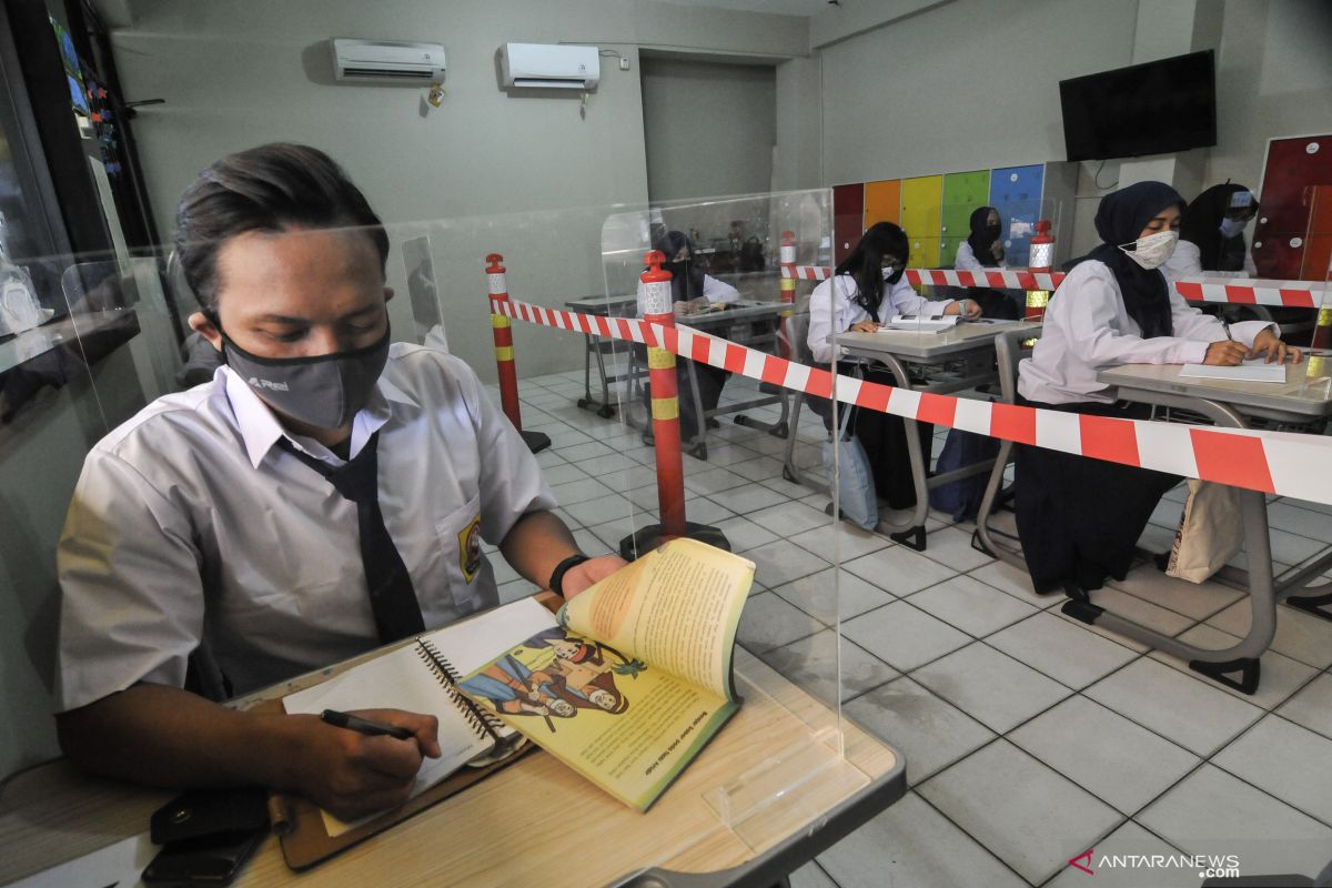 Simulasi Kegiatan Belajar Mengajar Di Sekolah Dalam Era Normal Baru ...