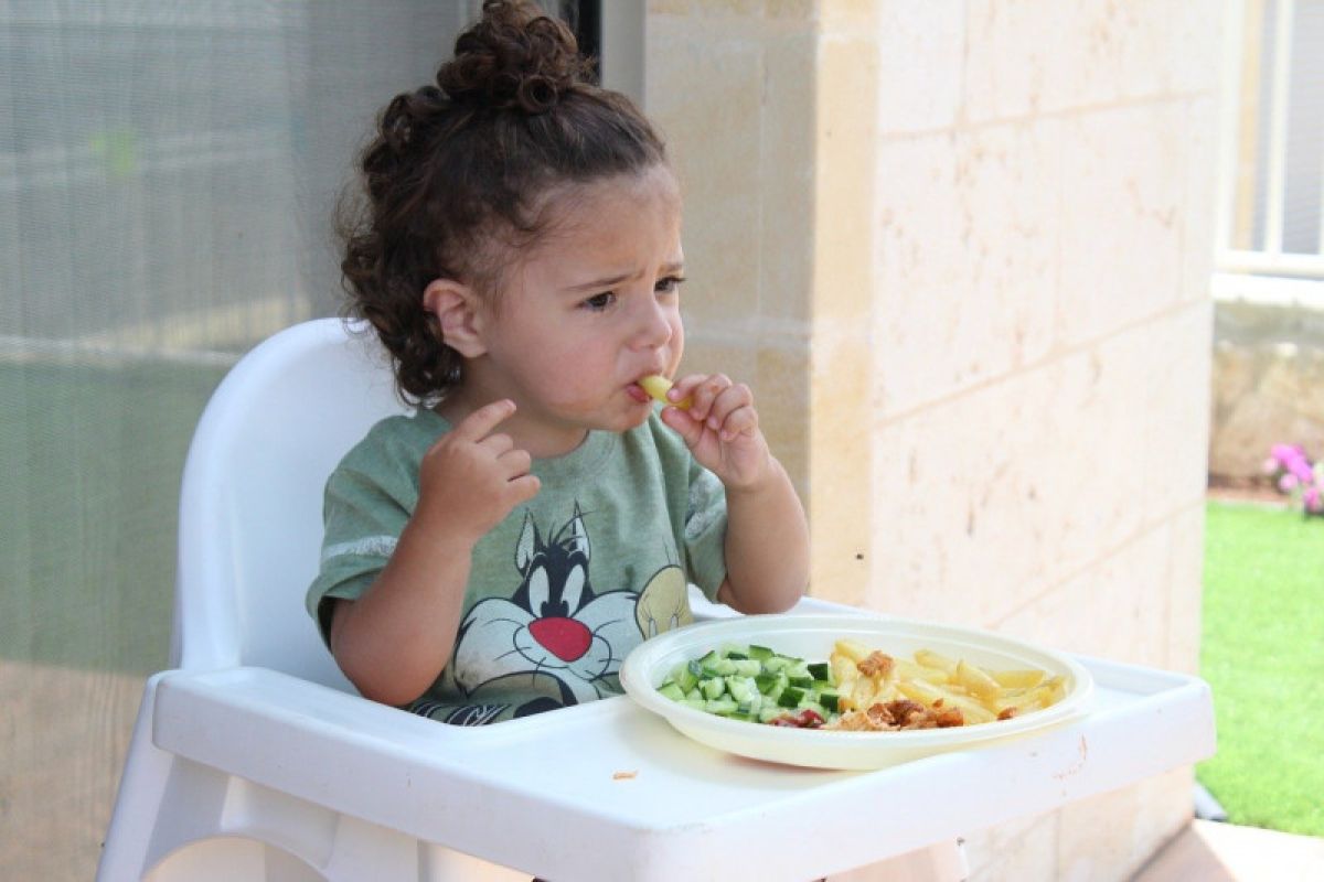 Tips agar anak terbiasa makan sayur