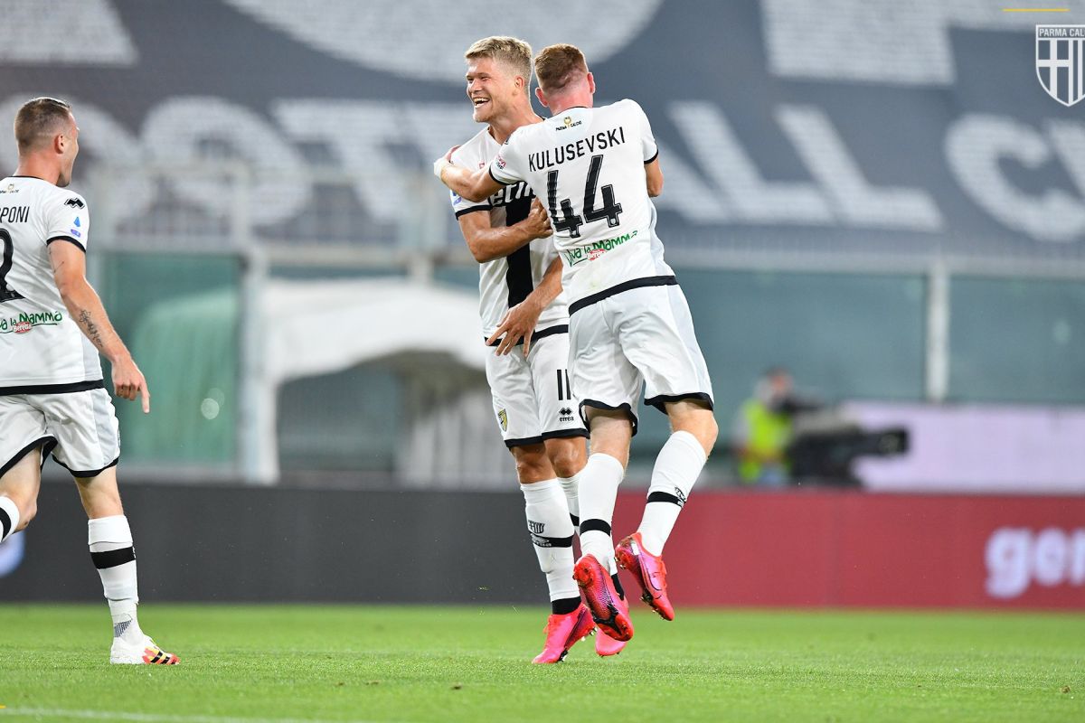 Trigol Andreas Cornelius warnai kemenangan 4-1 Parma atas Genoa