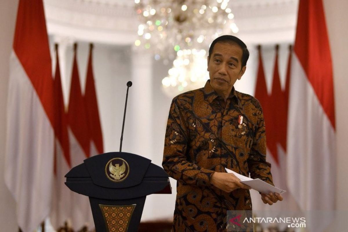 Presiden Jokowi anugerahkan tanda kehormatan Bintang Bhayangkara Nararya