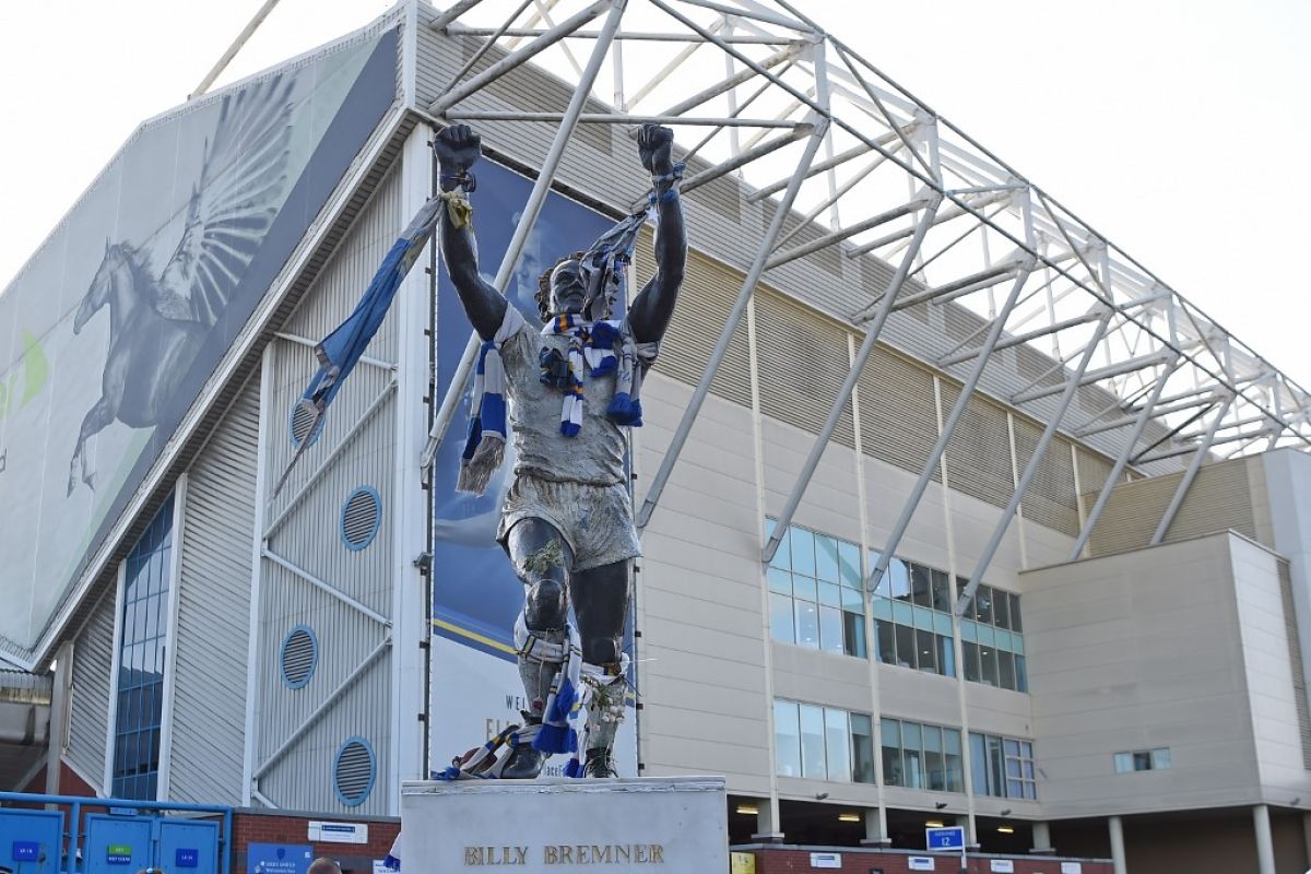 Fans usil taruh gambar Osama bin Laden di stadion Leeds United