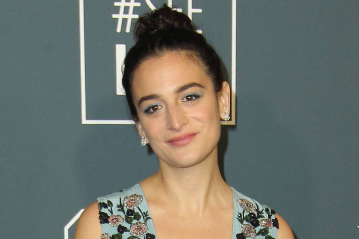 Bersalah perankan kulit campuran,  Jenny Slate mundur dari 