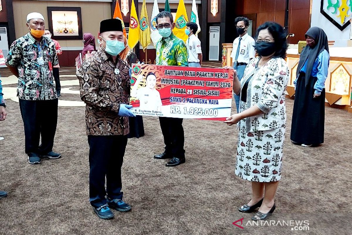 Ribuan siswa SMK di Kalteng terima bantuan prakerin