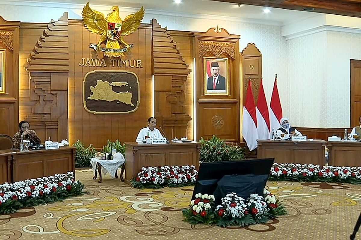 President pushes for integrated handling of COVID-19 in East Java