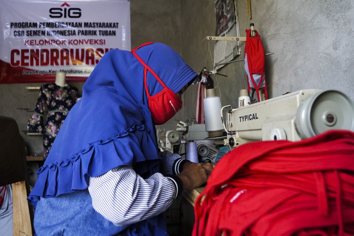 Kisah sukses UMKM jahit Surabaya di tengah serangan pandemi