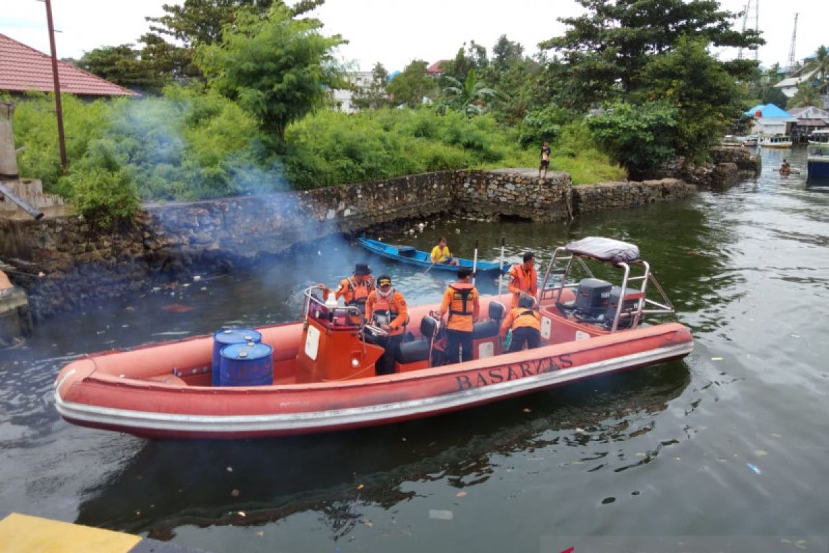 Nelayan korban tabrakan "tugboat" terus dicari Basarnas Kendari