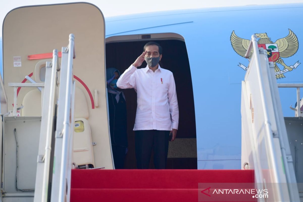Jokowi bertolak ke Jawa Timur, tinjau posko penanganan COVID-19