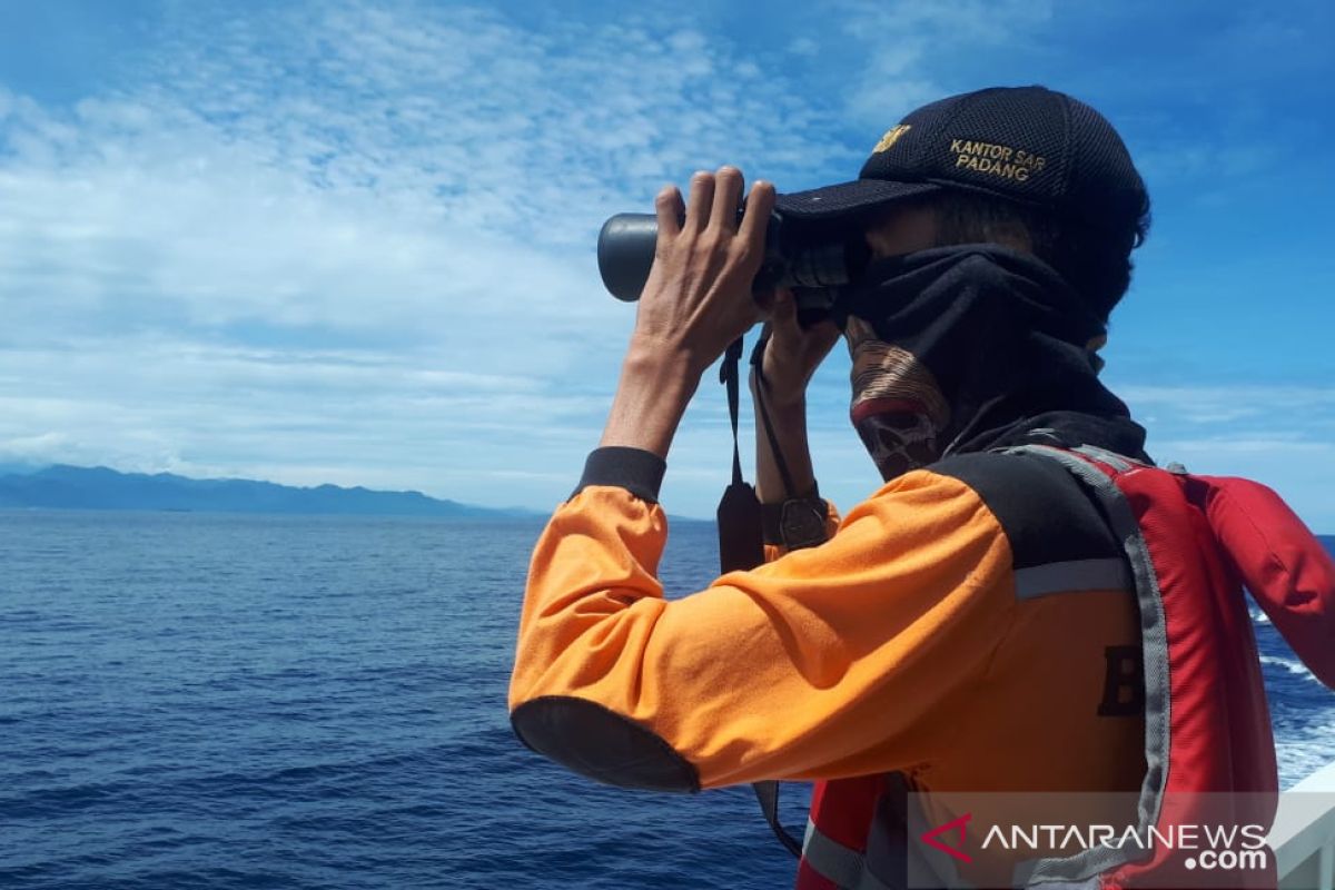 Tim gabungan sisir pantai cari tiga korban kapal tenggelam