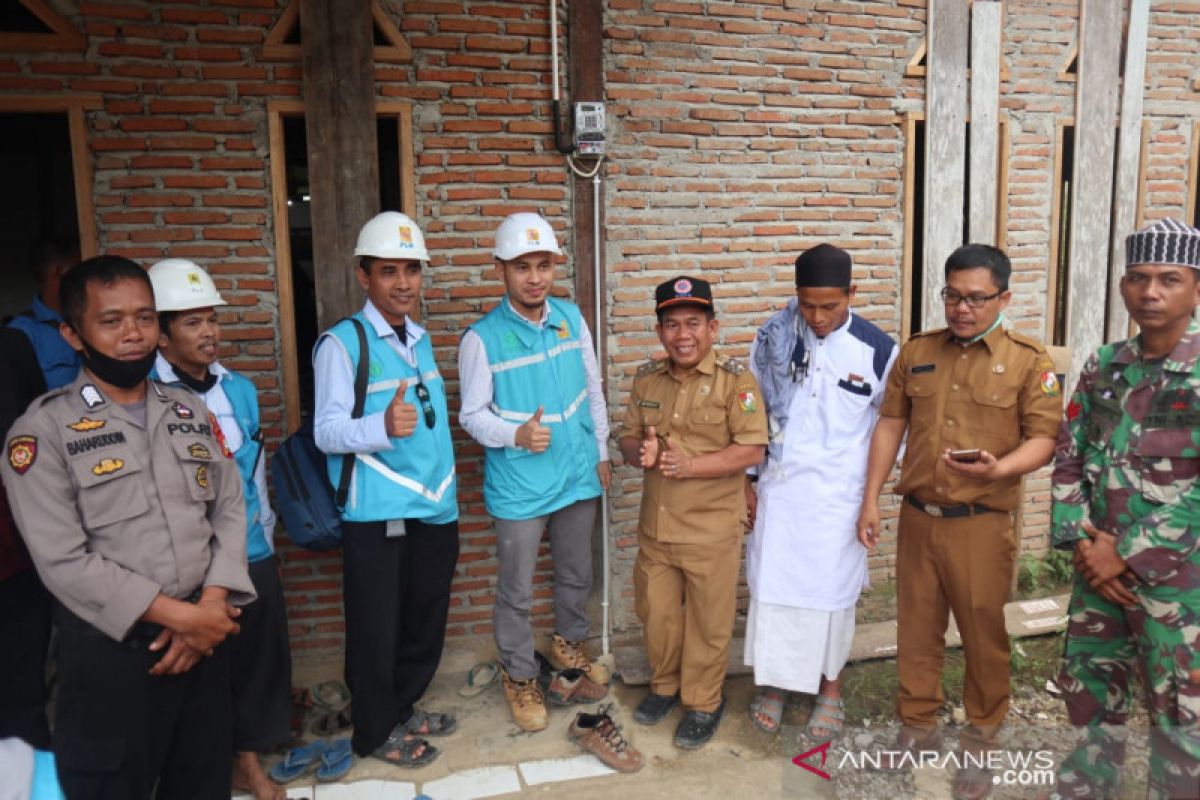 Desa Ulumanda Kabupaten Majene  kini dialiri listrik PLN selama 24 jam