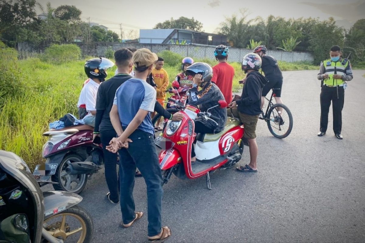 Polisi kepung balapan liar dekat Bandara Haji Asan Sampit