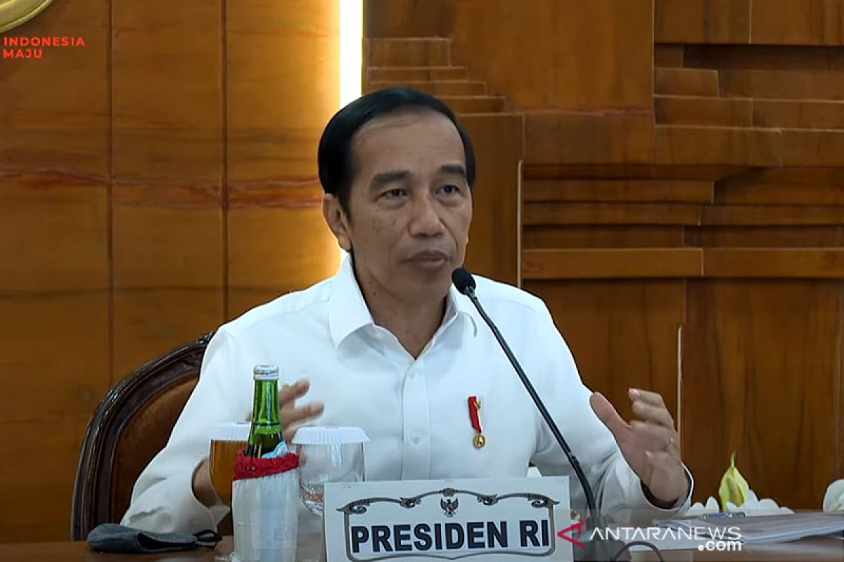 COVID-19 handling efforts must be centered in eight provinces: Jokowi