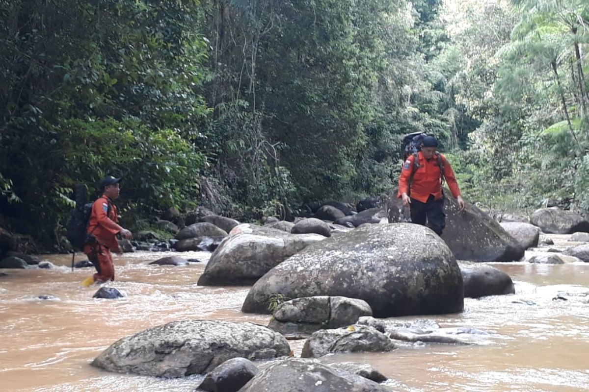 Basarnas Manado hentikan pencarian warga  hilang usai tambang