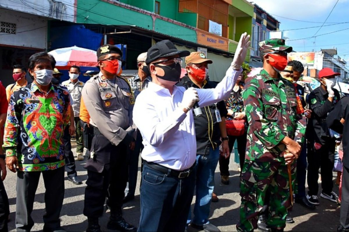 Bupati Kapuas pantau pelaksanaan PSBB