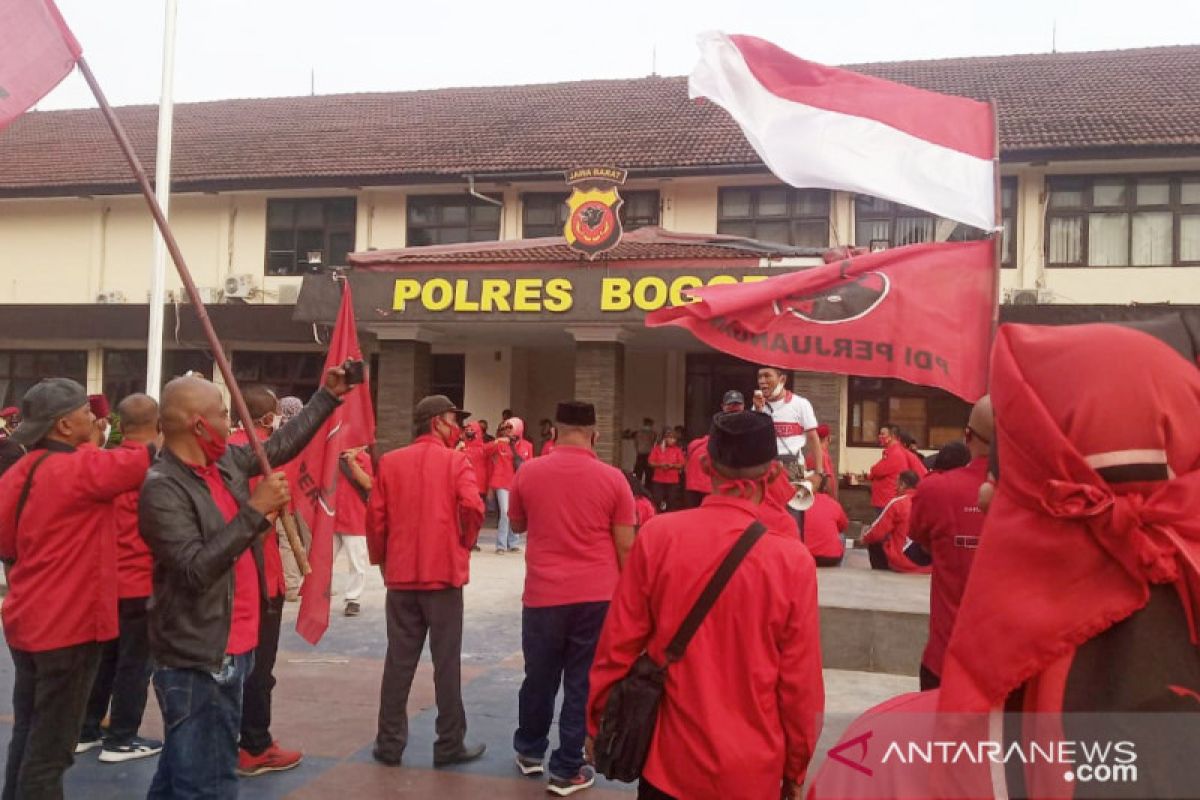 Polres Bogor serahkan laporan PDIP ke Polda Metro Jaya, terkait pembakaran bendera