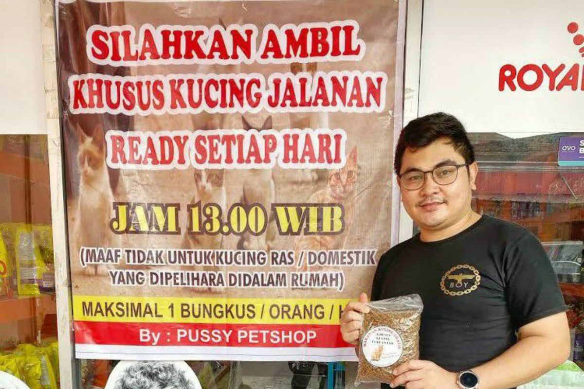 Sering beri makan kucing terlantar, selebgram Rizki Nasution sukses bersama petshopnya