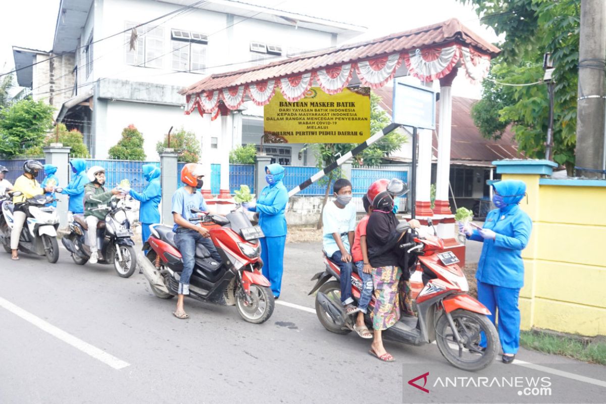 Korcab VI DJA II bagikan masker batik dan parsel sayur di Paotere